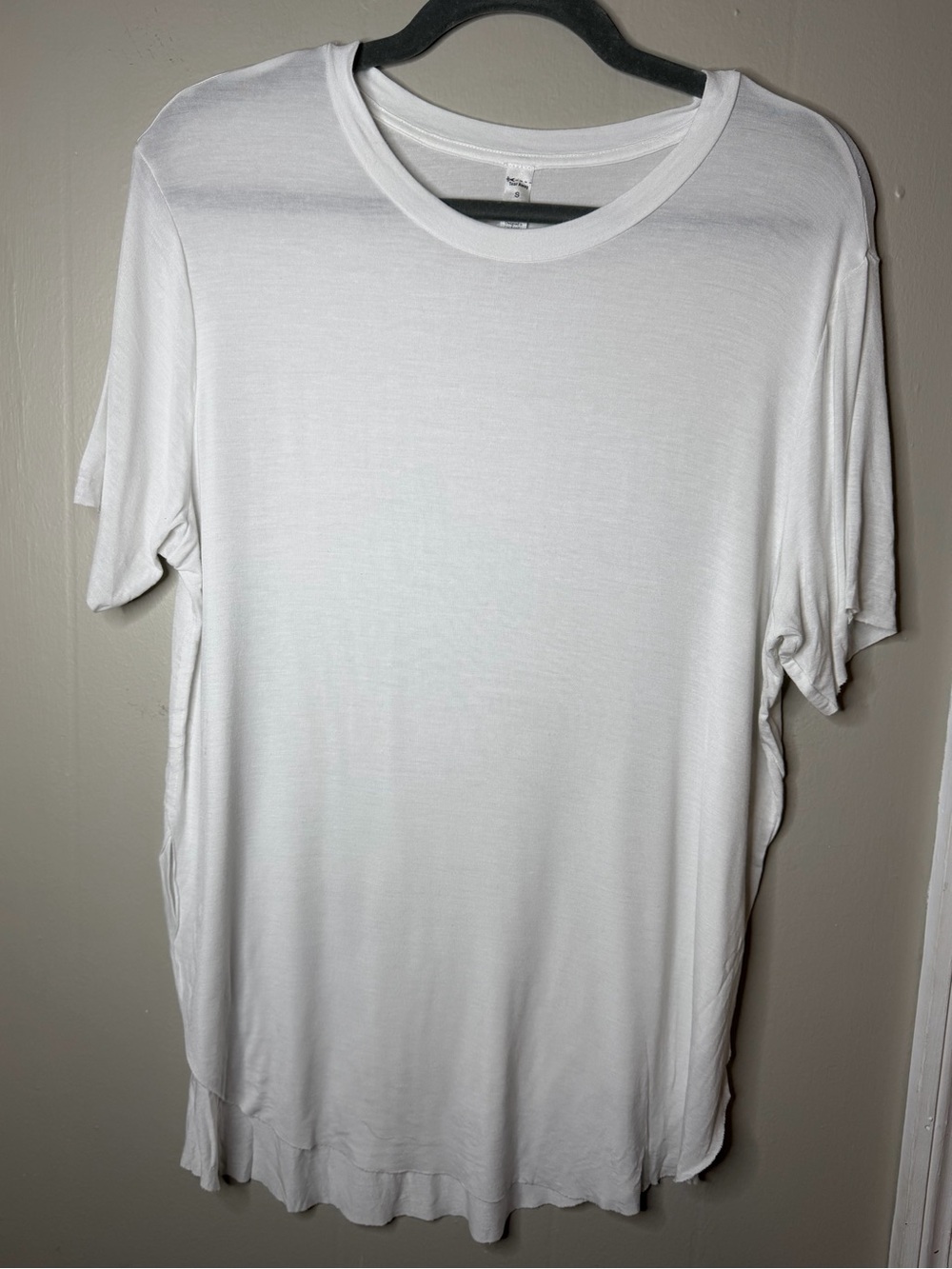 ALO Yoga Women's Lightweight Minimalist Relaxed Fit Tshirt Size Small